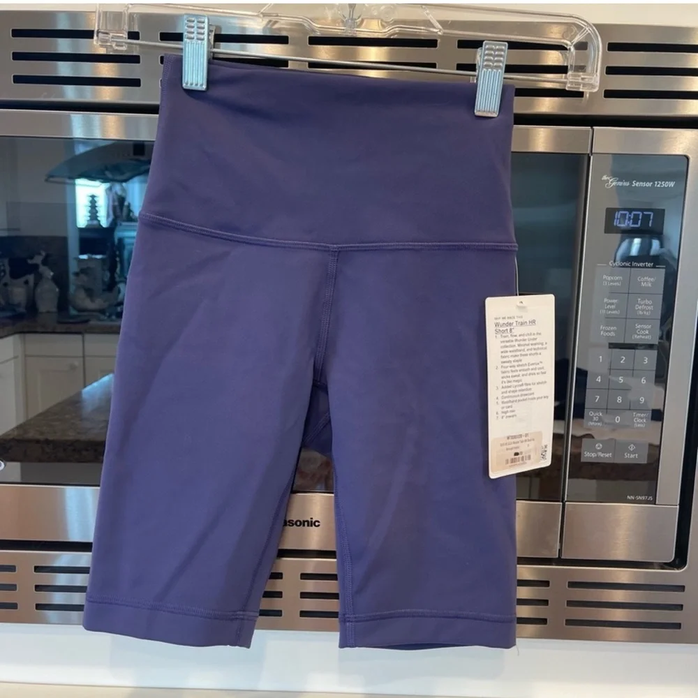 NWT Lululemon Wunder Train High Rise Short 8